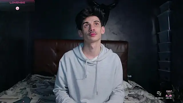 Snapshot of DanielCrush1 chatting on 02-19-26, 09:16 DanielCrush1 online show from 02-19-26, 09:16