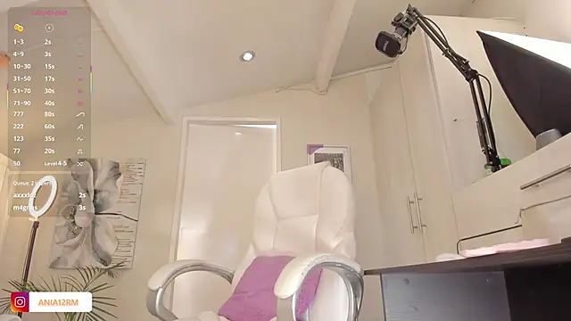 catalinasaiz online show from 10-19-25, 01:56