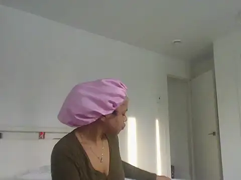 Snapshot of RuggyRackz chatting on 12-06-24, 07:45 RuggyRackz online show from 12-06-24, 07:45