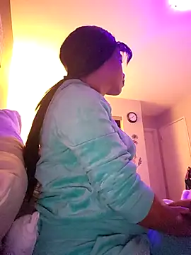 Snapshot of RuggyRackz chatting on 10-13-25, 06:46 RuggyRackz online show from 10-13-25, 06:46