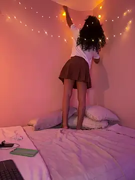 GabriSaenz online show from 12-11-24, 09:12