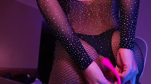 GabriSaenz online show from 12-28-24, 12:36