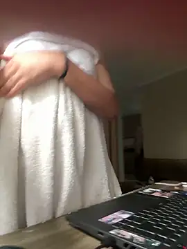 GabriSaenz online show from 12-28-24, 09:30