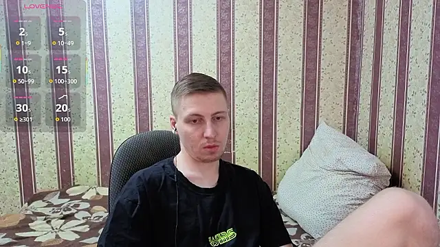 Snapshot of darienlarge chatting on 01-05-26, 05:27 darienlarge online show from 01-05-26, 05:27