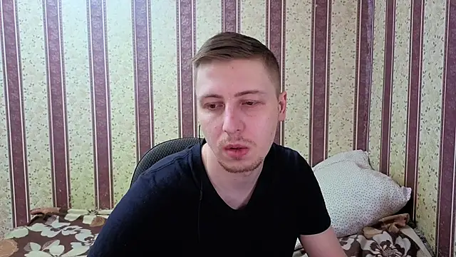 Snapshot of darienlarge chatting on 01-08-26, 08:16 darienlarge online show from 01-08-26, 08:16