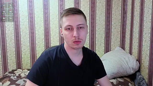 Snapshot of darienlarge chatting on 01-15-26, 07:39 darienlarge online show from 01-15-26, 07:39