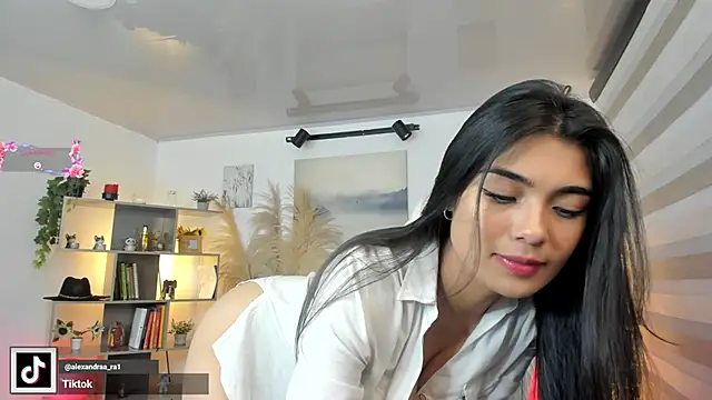 Snapshot of Alexandra_ra chatting on 12-04-24, 12:08 Alexandra ra online show from 12-04-24, 12:08