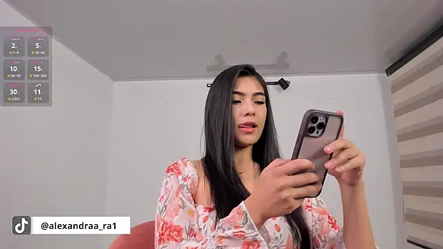 Snapshot of Alexandra_ra chatting on 03-14-25, 11:43 Alexandra ra online show from 03-14-25, 11:43