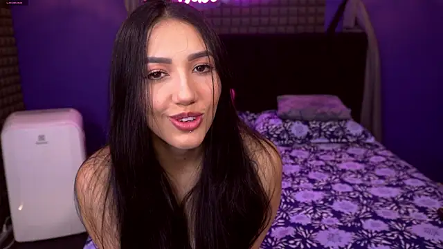 Snapshot of bull_vixen2001 chatting on 07-07-26, 11:36 bull vixen2001 online show from 07-07-26, 11:36