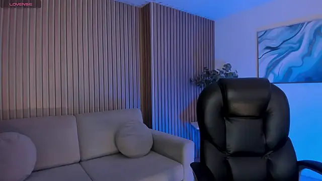 ErikaBenz  online show from 12-04-25, 04:22