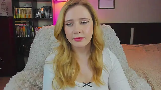 Snapshot of Lav_Tender chatting on 09-18-25, 09:50 Lav Tender online show from 09-18-25, 09:50