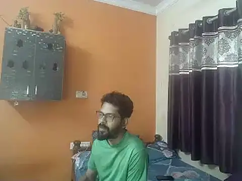 Snapshot of Indiaguy4u chatting on 02-01-25, 07:57 Indiaguy4u online show from 02-01-25, 07:57