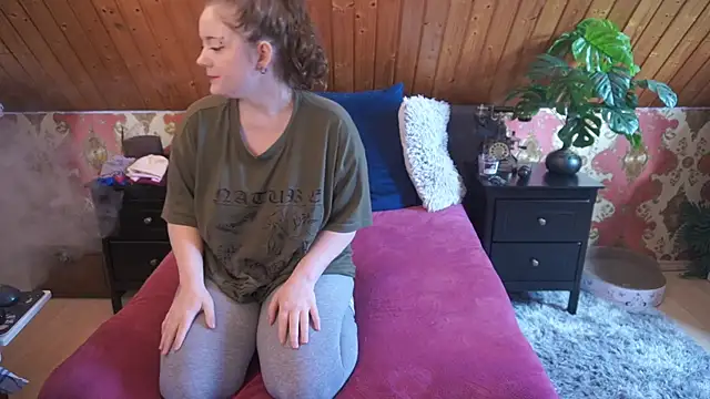 TessaWinter online show from 04-21-26, 02:01