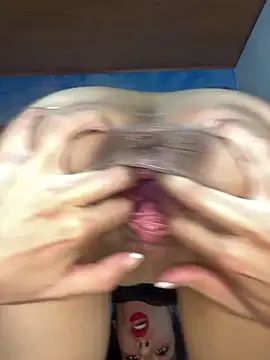 Snapshot of Anne_Robert chatting on 03-07-25, 02:25 Anne Robert online show from 03-07-25, 02:25