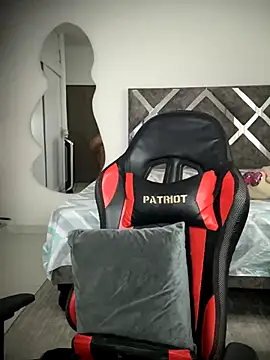 Snapshot of ValleryParker chatting on 11-18-25, 10:03 ValleryParker online show from 11-18-25, 10:03