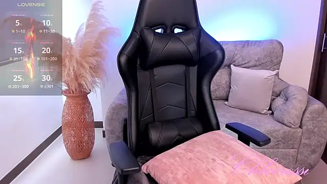 chloerossi online show from 04-10-26, 07:07