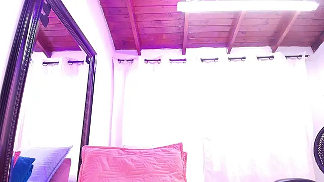 Snapshot of danna_berlin_ chatting on 01-29-25, 07:22 danna berlin online show from 01-29-25, 07:22