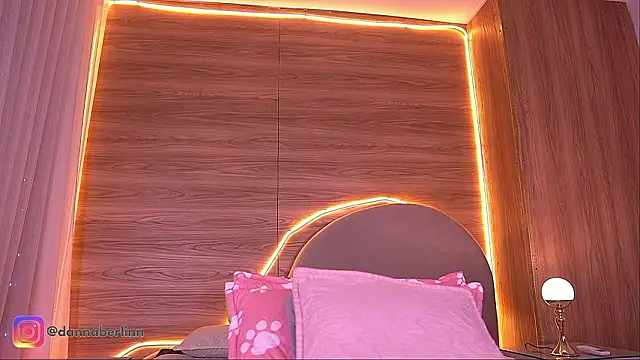 danna berlin  online show from 03-29-26, 07:25