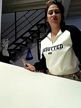 Latina sexy1 online show from 10-01-25, 03:01