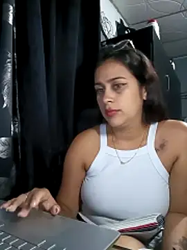 Latina sexy1 online show from 02-04-26, 01:00