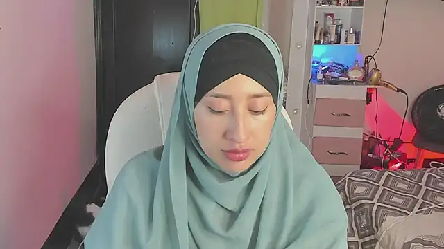 Snapshot of adila_anich chatting on 12-04-24, 12:19 adila anich online show from 12-04-24, 12:19