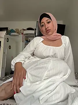 Snapshot of adila_anich chatting on 12-14-24, 07:46 adila anich online show from 12-14-24, 07:46