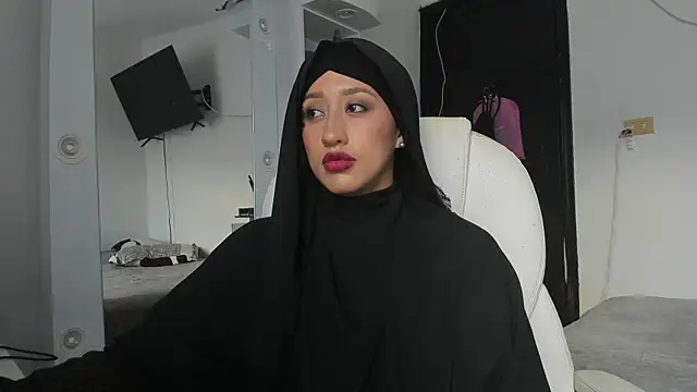 Snapshot of adila_anich chatting on 10-03-25, 10:07 adila anich online show from 10-03-25, 10:07