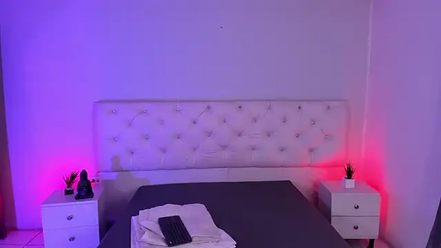 Aron cruz online show from 11-27-25, 01:35