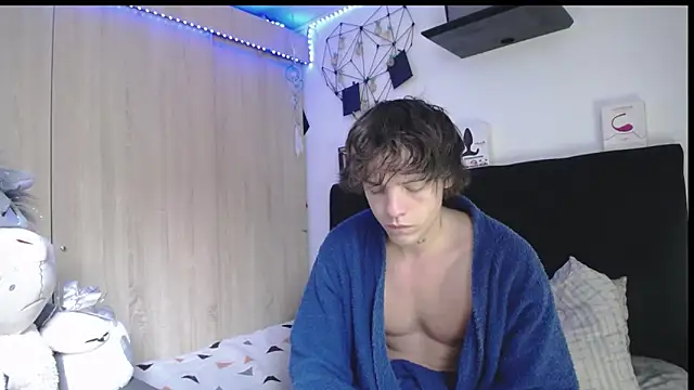 Santiago kiler online show from 04-21-26, 01:39