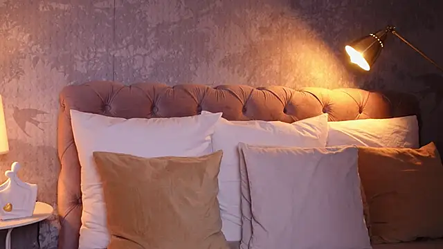 AngelaFay online show from 03-17-25, 06:18