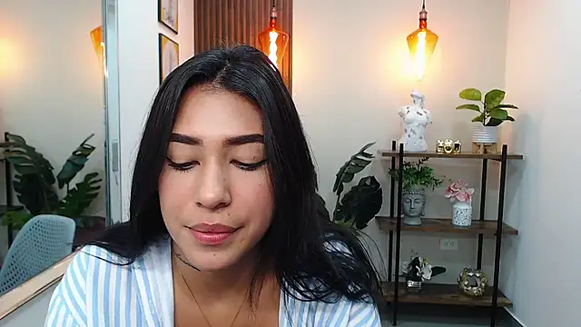 Sassy--Girl online show from 01-16-25, 06:48