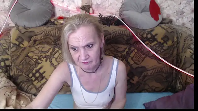 MissBekker online show from 12-17-24, 03:06