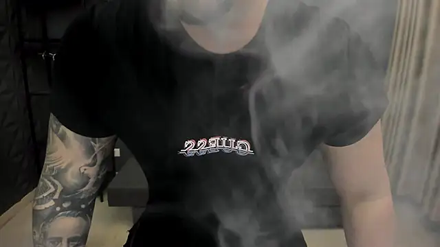 Snapshot of TonyWilcox chatting on 01-28-25, 05:54 TonyWilcox online show from 01-28-25, 05:54