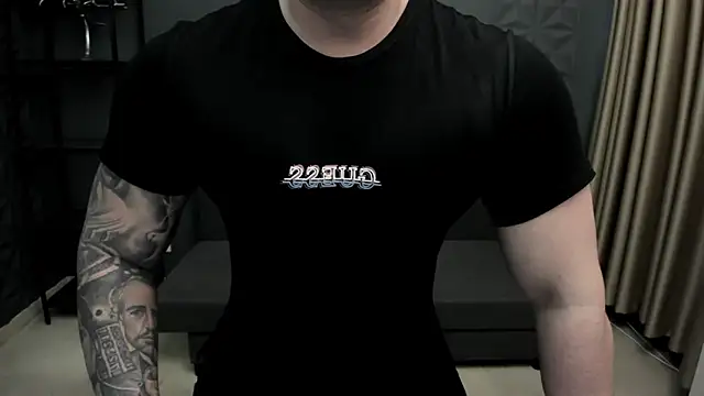 Snapshot of TonyWilcox chatting on 02-02-25, 07:09 TonyWilcox online show from 02-02-25, 07:09