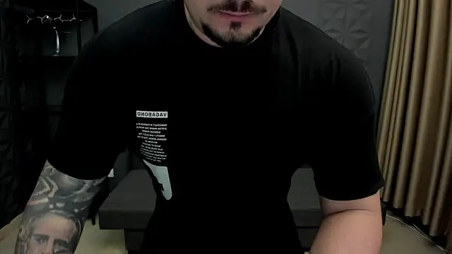 Snapshot of TonyWilcox chatting on 02-09-25, 06:01 TonyWilcox online show from 02-09-25, 06:01