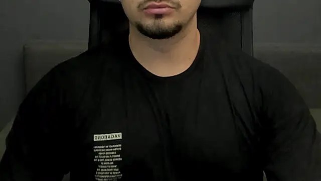 Snapshot of TonyWilcox chatting on 02-09-25, 12:08 TonyWilcox online show from 02-09-25, 12:08