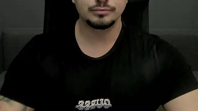 Snapshot of TonyWilcox chatting on 02-10-25, 12:18 TonyWilcox online show from 02-10-25, 12:18