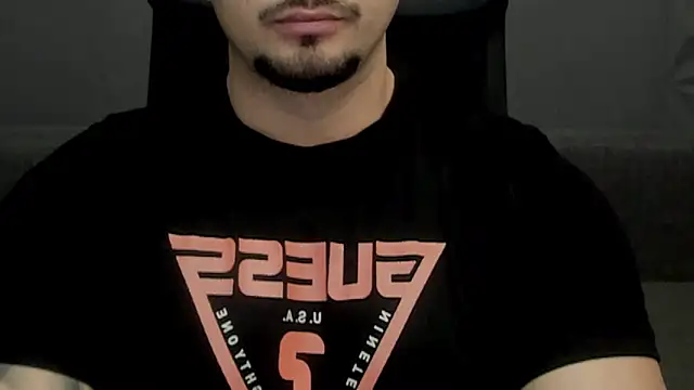 Snapshot of TonyWilcox chatting on 02-11-25, 09:20 TonyWilcox online show from 02-11-25, 09:20