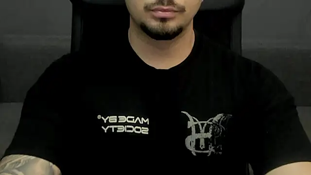 Snapshot of TonyWilcox chatting on 02-15-25, 09:27 TonyWilcox online show from 02-15-25, 09:27