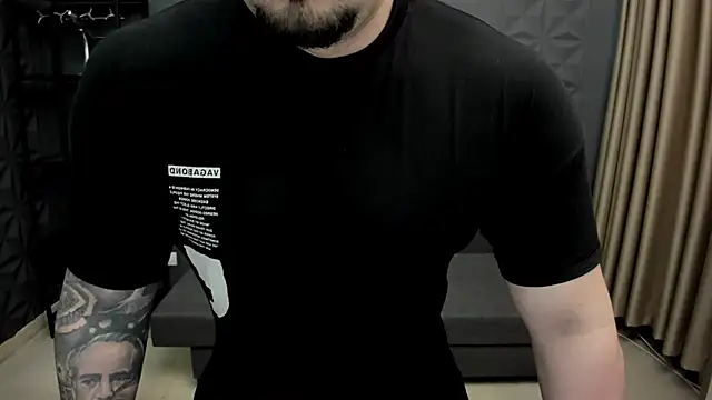 Snapshot of TonyWilcox chatting on 02-16-25, 06:43 TonyWilcox online show from 02-16-25, 06:43