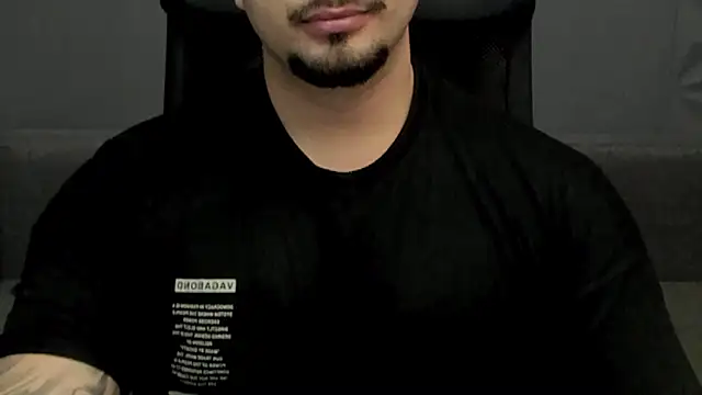 Snapshot of TonyWilcox chatting on 02-17-25, 03:42 TonyWilcox online show from 02-17-25, 03:42