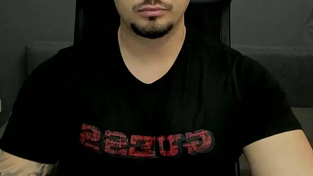 Snapshot of TonyWilcox chatting on 02-20-25, 11:53 TonyWilcox online show from 02-20-25, 11:53