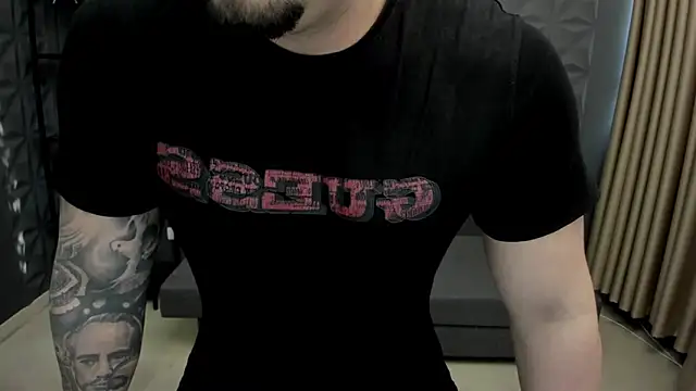 Snapshot of TonyWilcox chatting on 02-24-25, 06:27 TonyWilcox online show from 02-24-25, 06:27