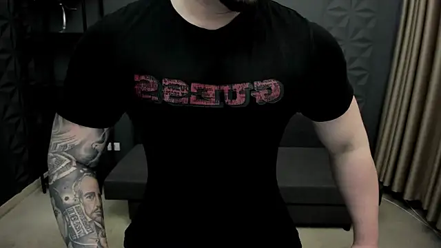 Snapshot of TonyWilcox chatting on 02-28-25, 02:20 TonyWilcox online show from 02-28-25, 02:20