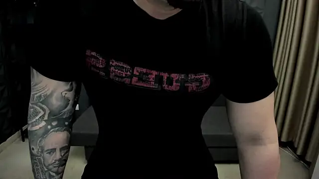 Snapshot of TonyWilcox chatting on 03-02-25, 05:01 TonyWilcox online show from 03-02-25, 05:01