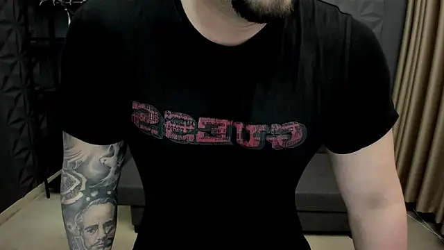 Snapshot of TonyWilcox chatting on 03-06-25, 05:14 TonyWilcox online show from 03-06-25, 05:14