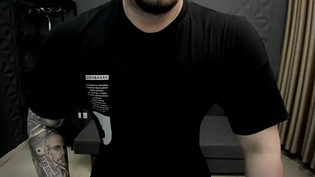 Snapshot of TonyWilcox chatting on 03-08-25, 05:07 TonyWilcox online show from 03-08-25, 05:07