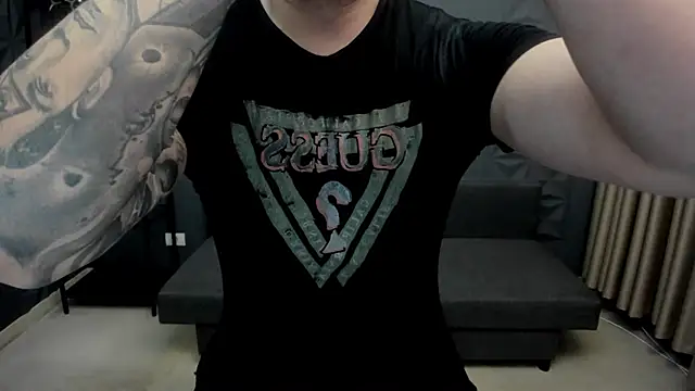 Snapshot of TonyWilcox chatting on 03-08-25, 08:11 TonyWilcox online show from 03-08-25, 08:11