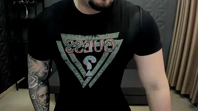 Snapshot of TonyWilcox chatting on 03-08-25, 11:16 TonyWilcox online show from 03-08-25, 11:16