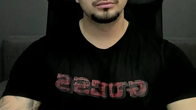 Snapshot of TonyWilcox chatting on 03-08-25, 02:19 TonyWilcox online show from 03-08-25, 02:19